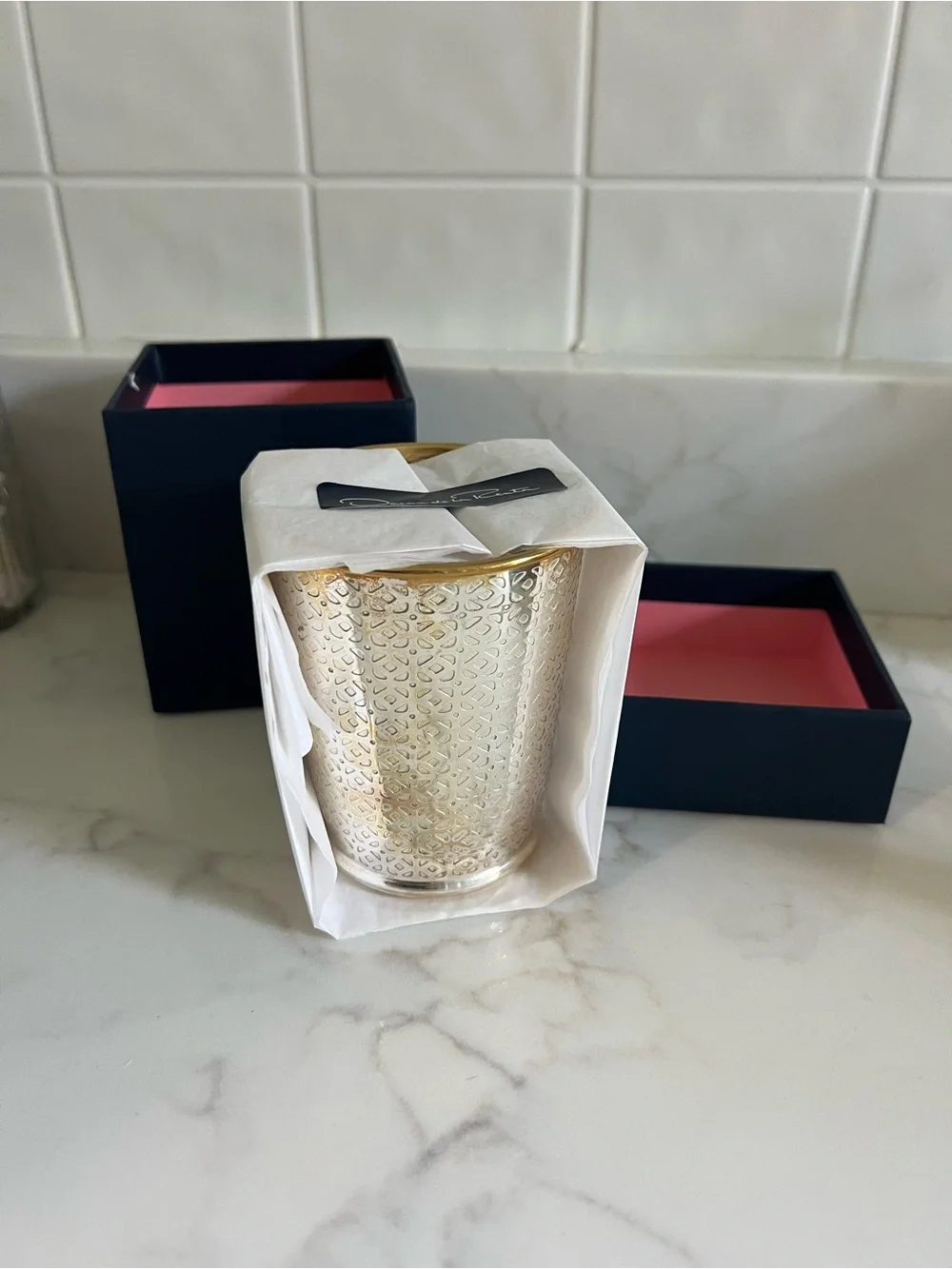 NIB Oscar de la Renta Country Cedarwood Candle